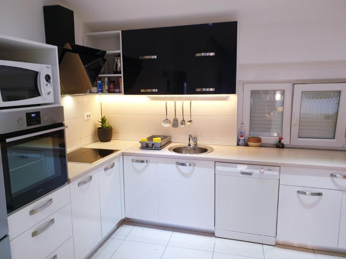 Apartman Lara Crikvenica Bagian luar foto
