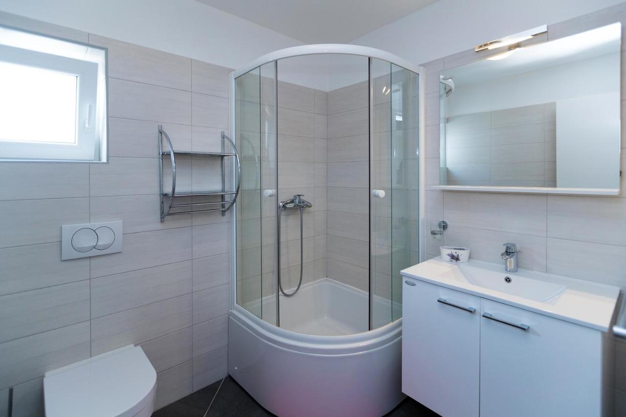 Apartman Lara Crikvenica Bagian luar foto