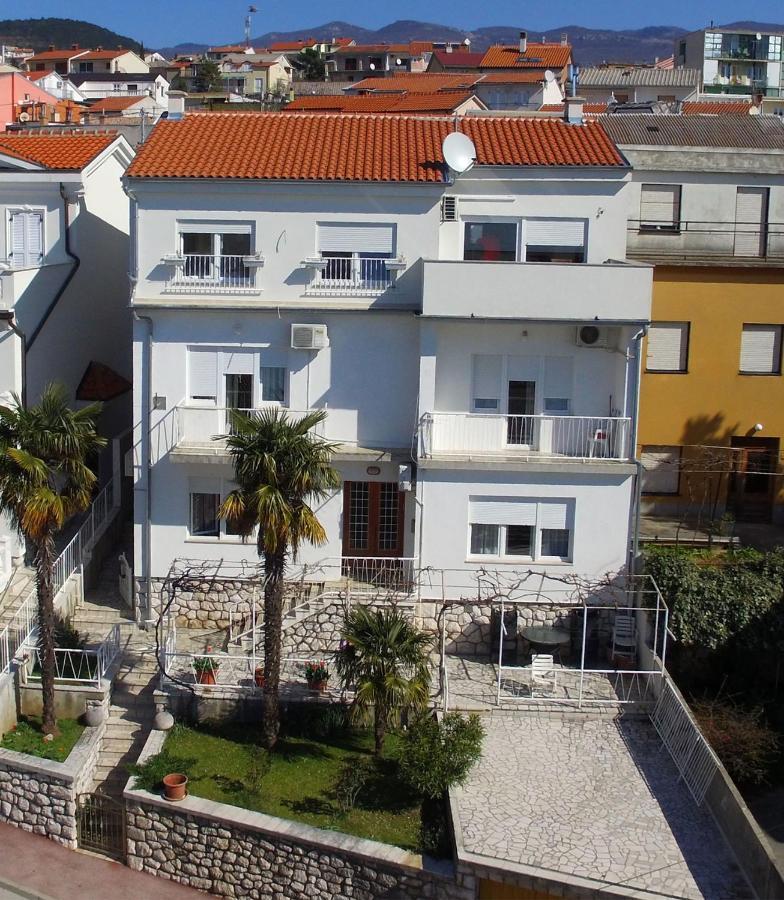 Apartman Lara Crikvenica Bagian luar foto
